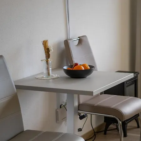 Zurschmitten 10 2- Ug Sued Studio- Dusche- Wc 1 Zimmerwohnung- 2-betten By Interhome